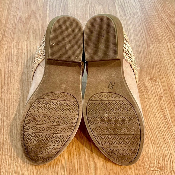 Cream/Beige Boots size 8.5 Average/Wide - Picture 5 of 5